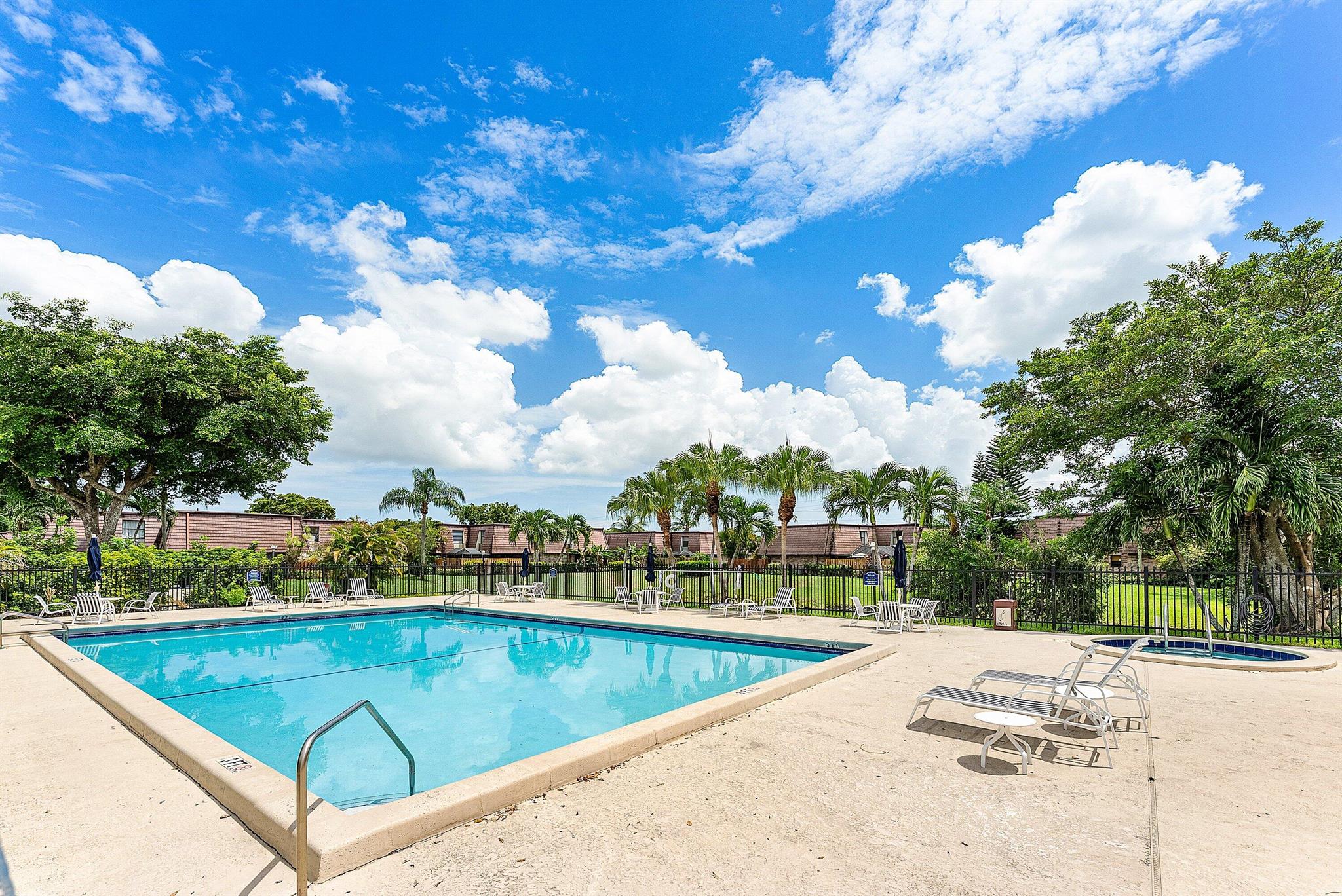 7526 Courtyard Run E