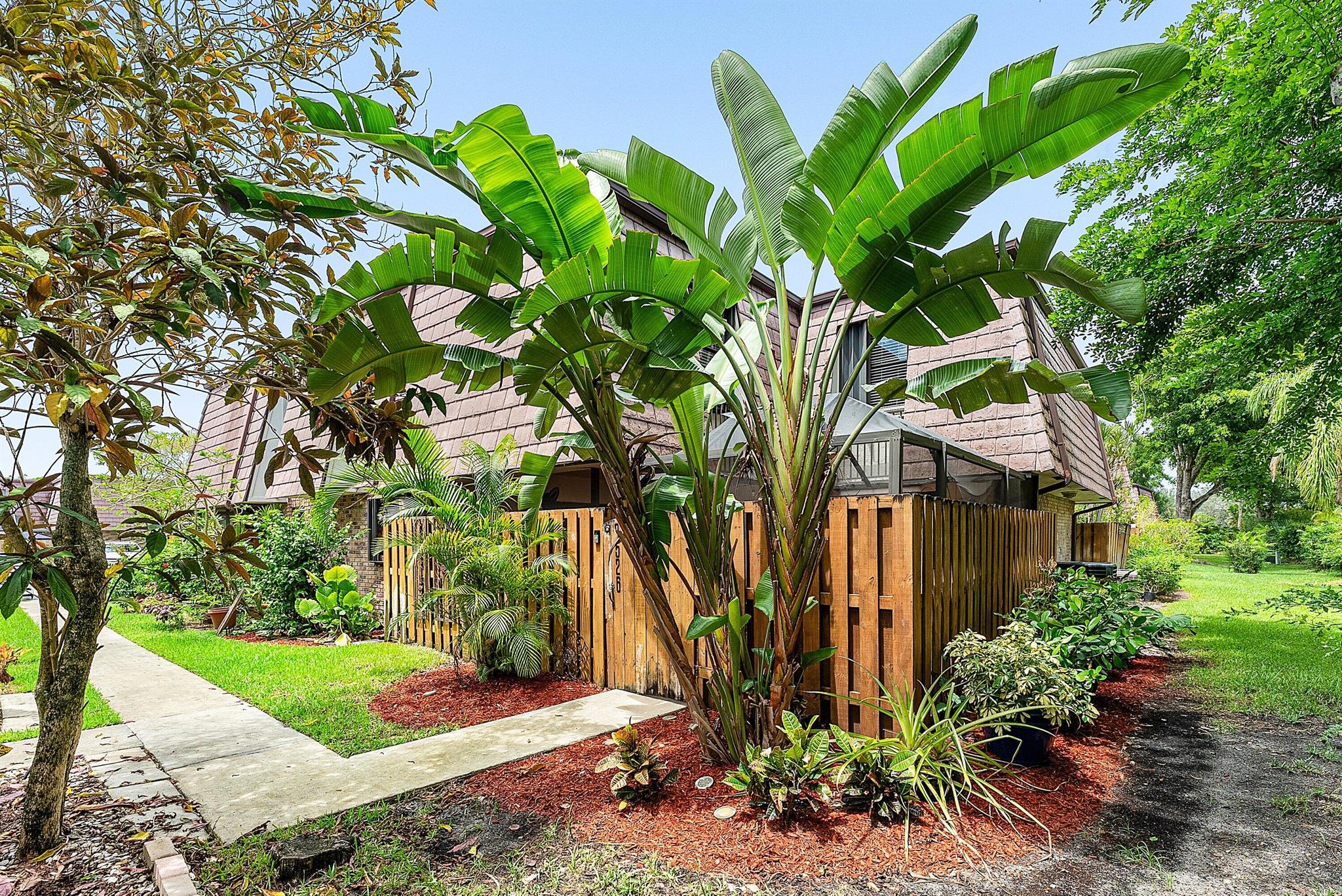 7526 Courtyard Run E