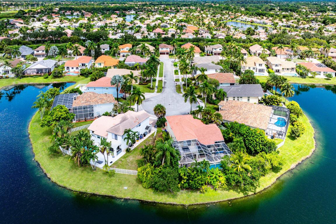 19614 Star Island Drive