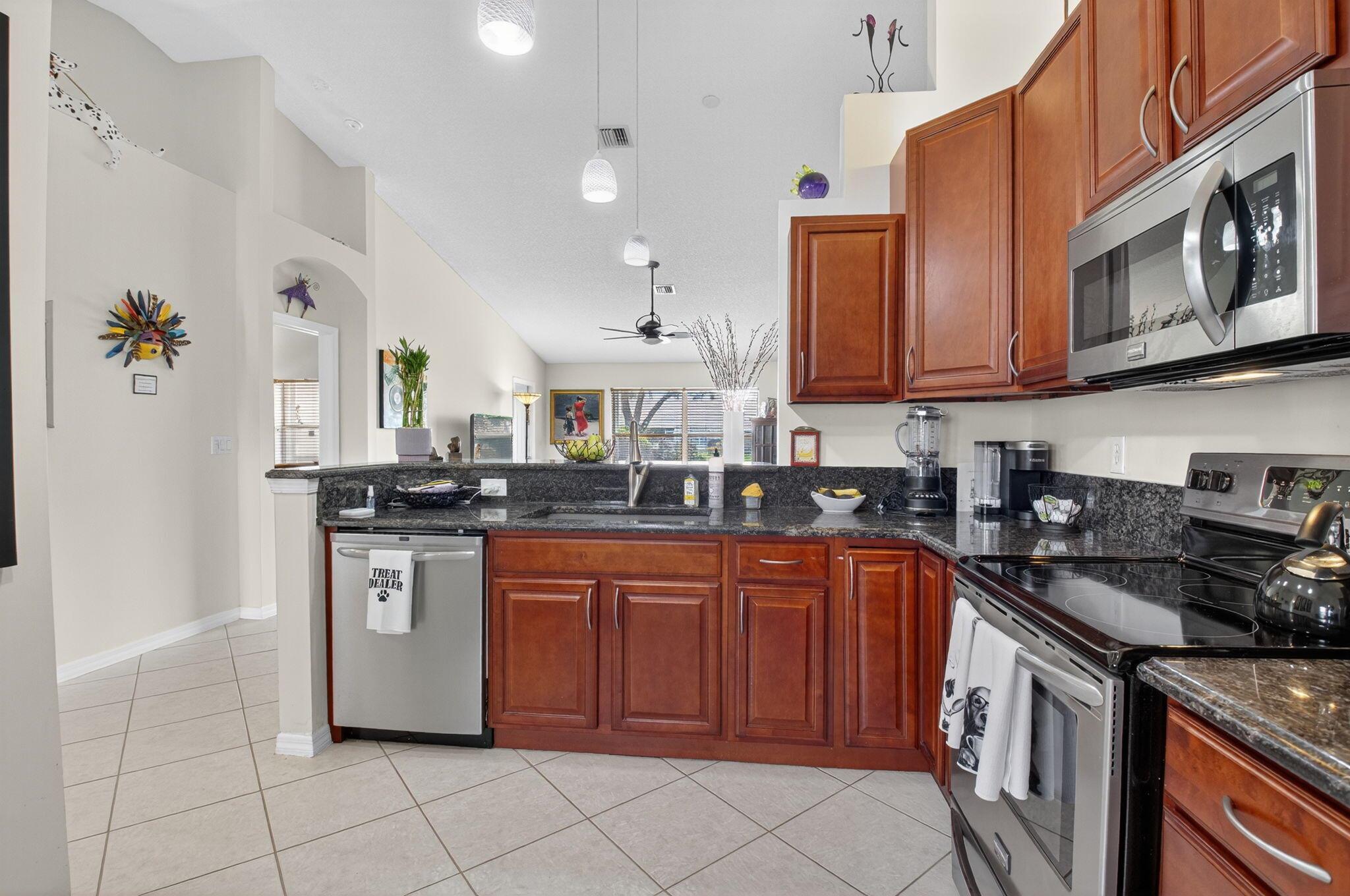 6108 Floral Lakes Drive