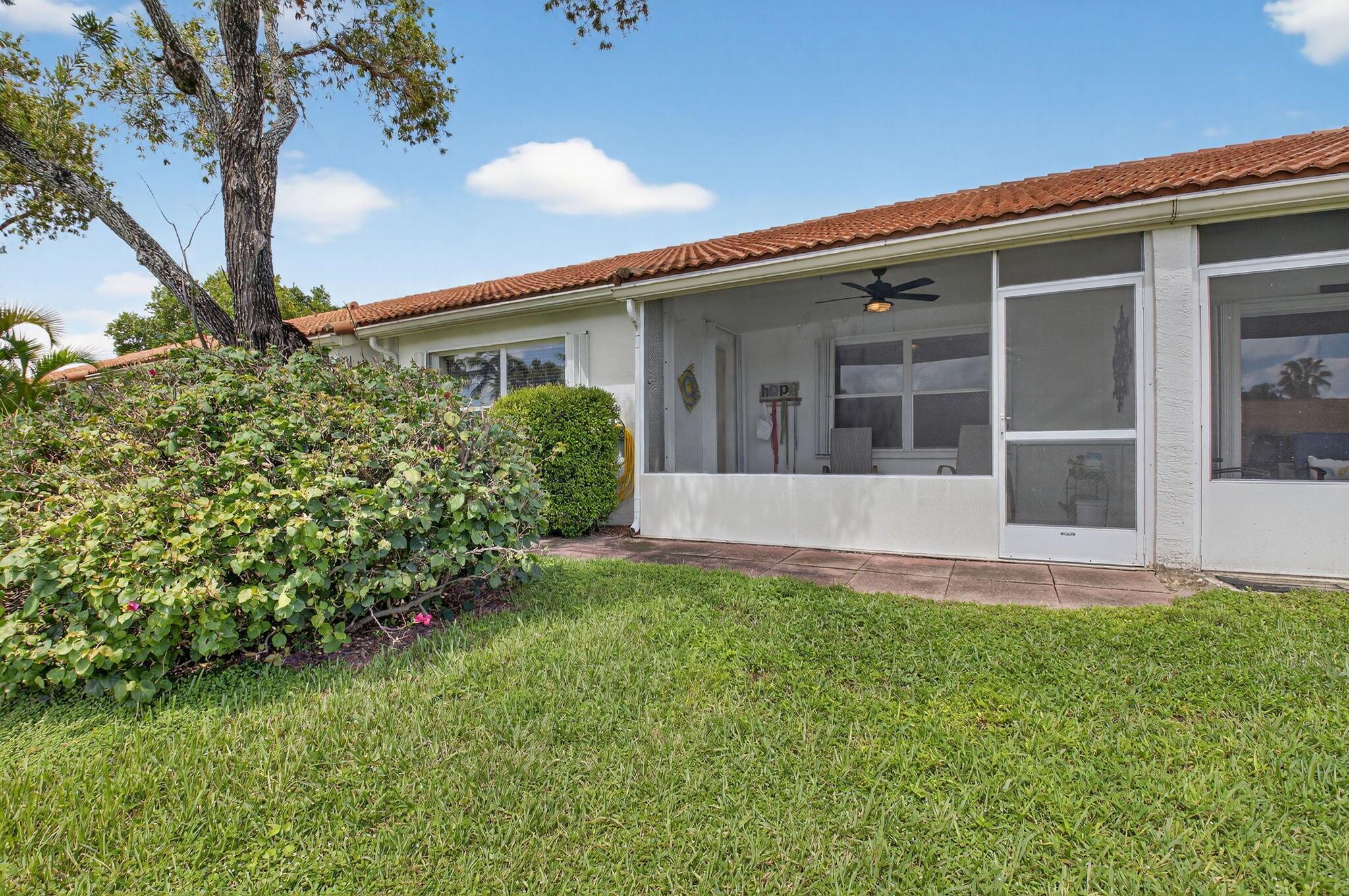 6108 Floral Lakes Drive