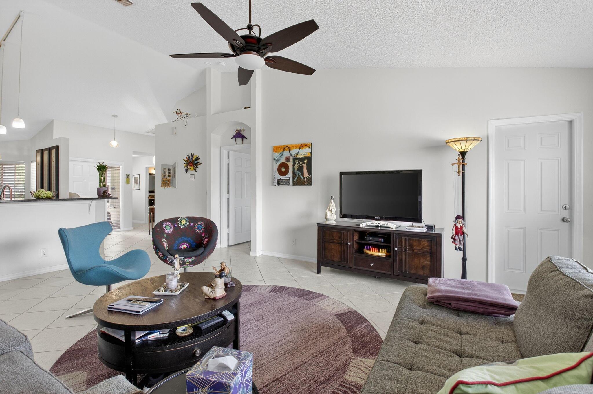 6108 Floral Lakes Drive