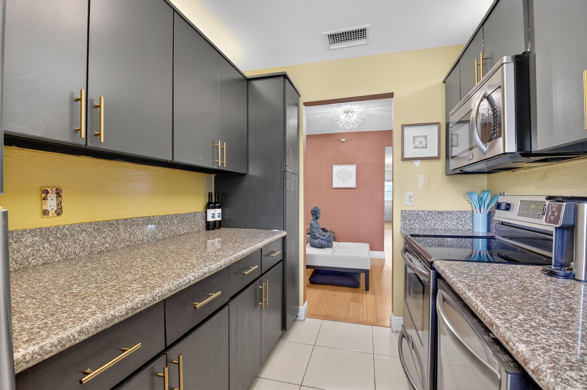 762 High Point Boulevard N D