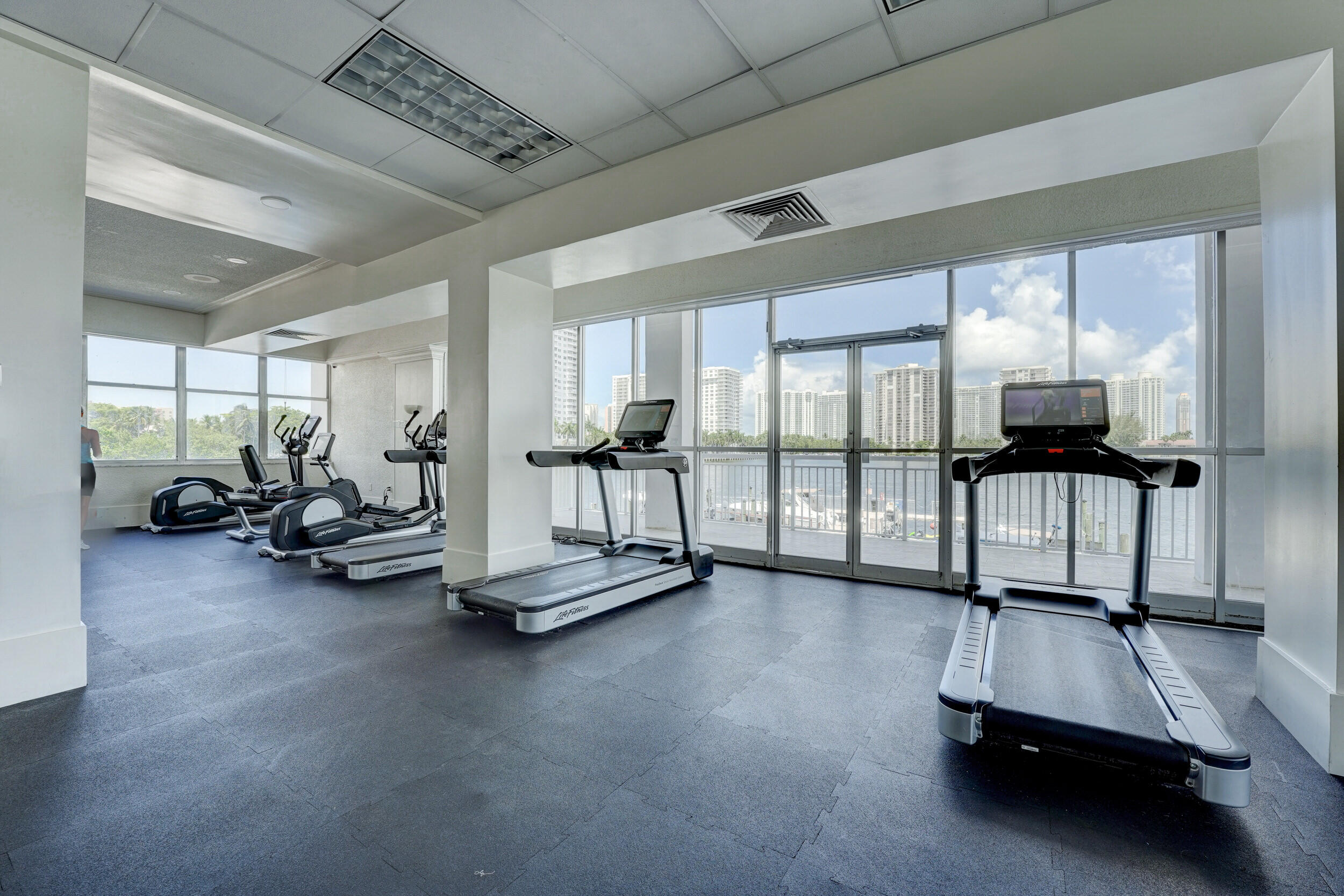 18051 Biscayne Boulevard 1104