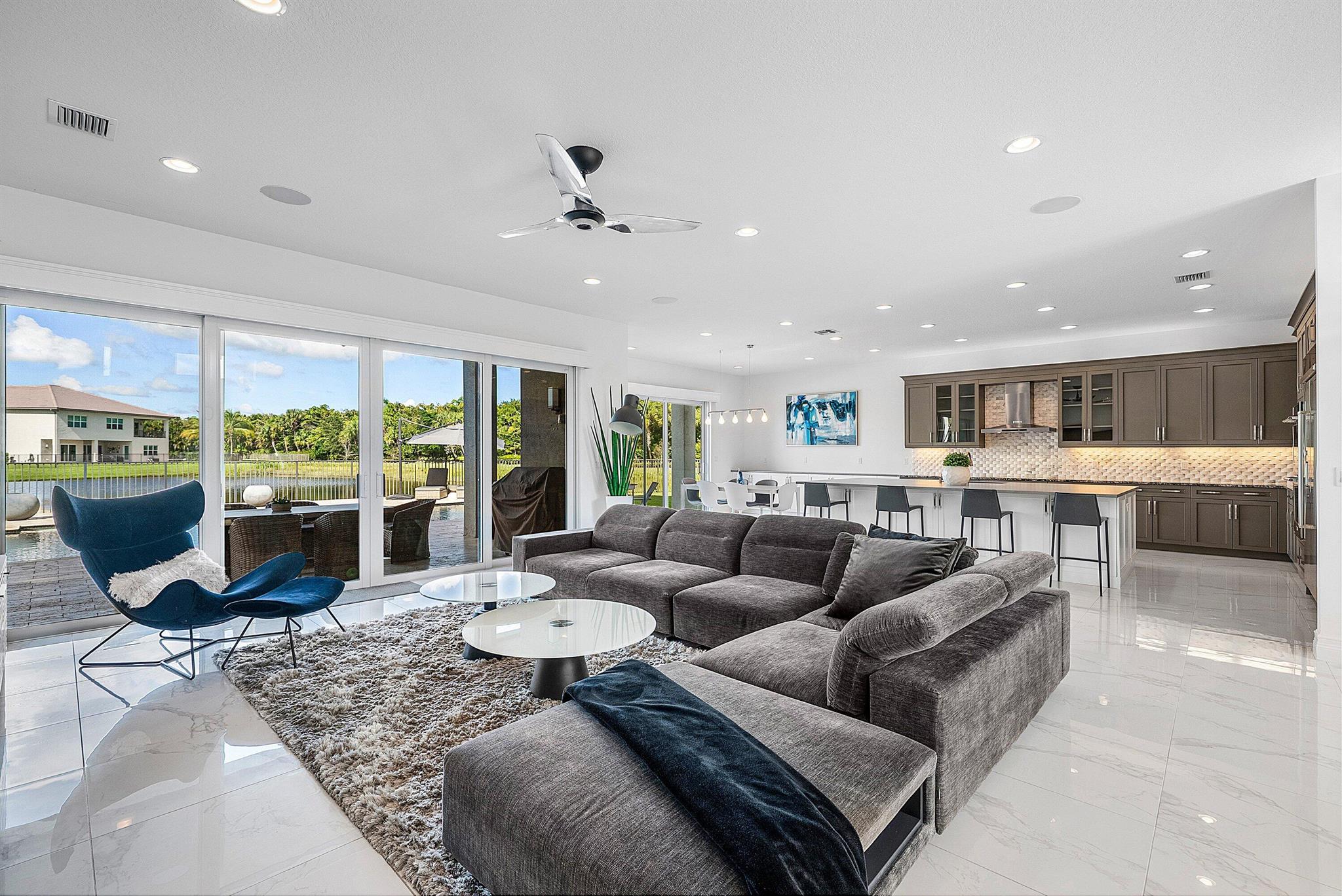 19863 Meadowside Lane