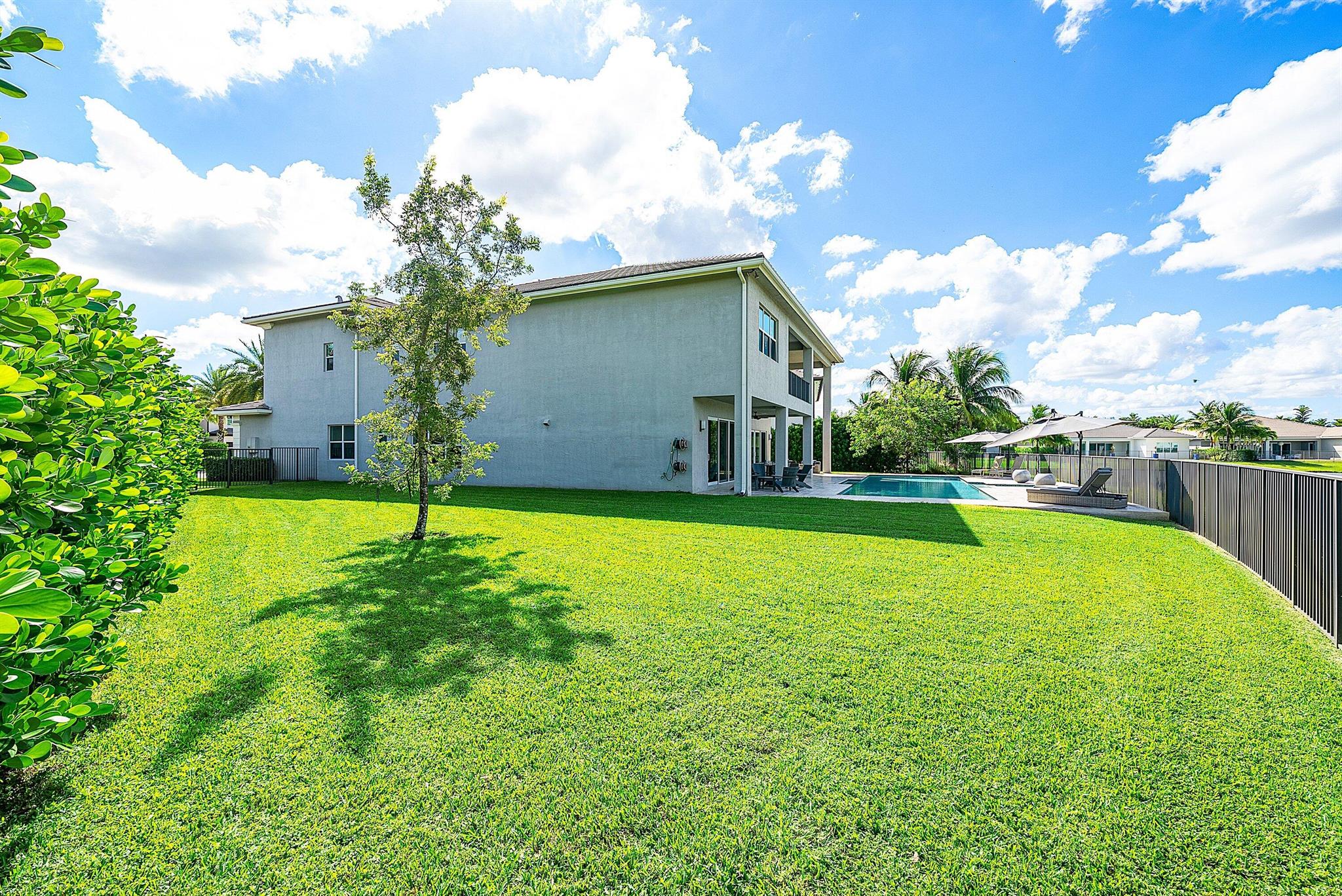 19863 Meadowside Lane