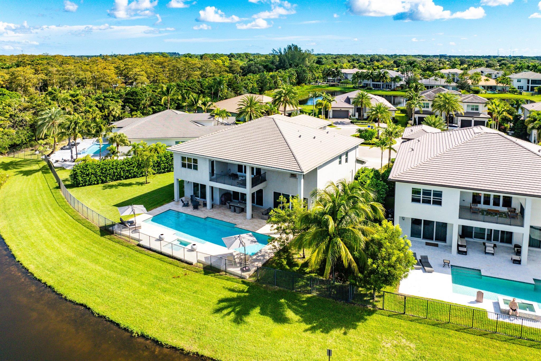 19863 Meadowside Lane