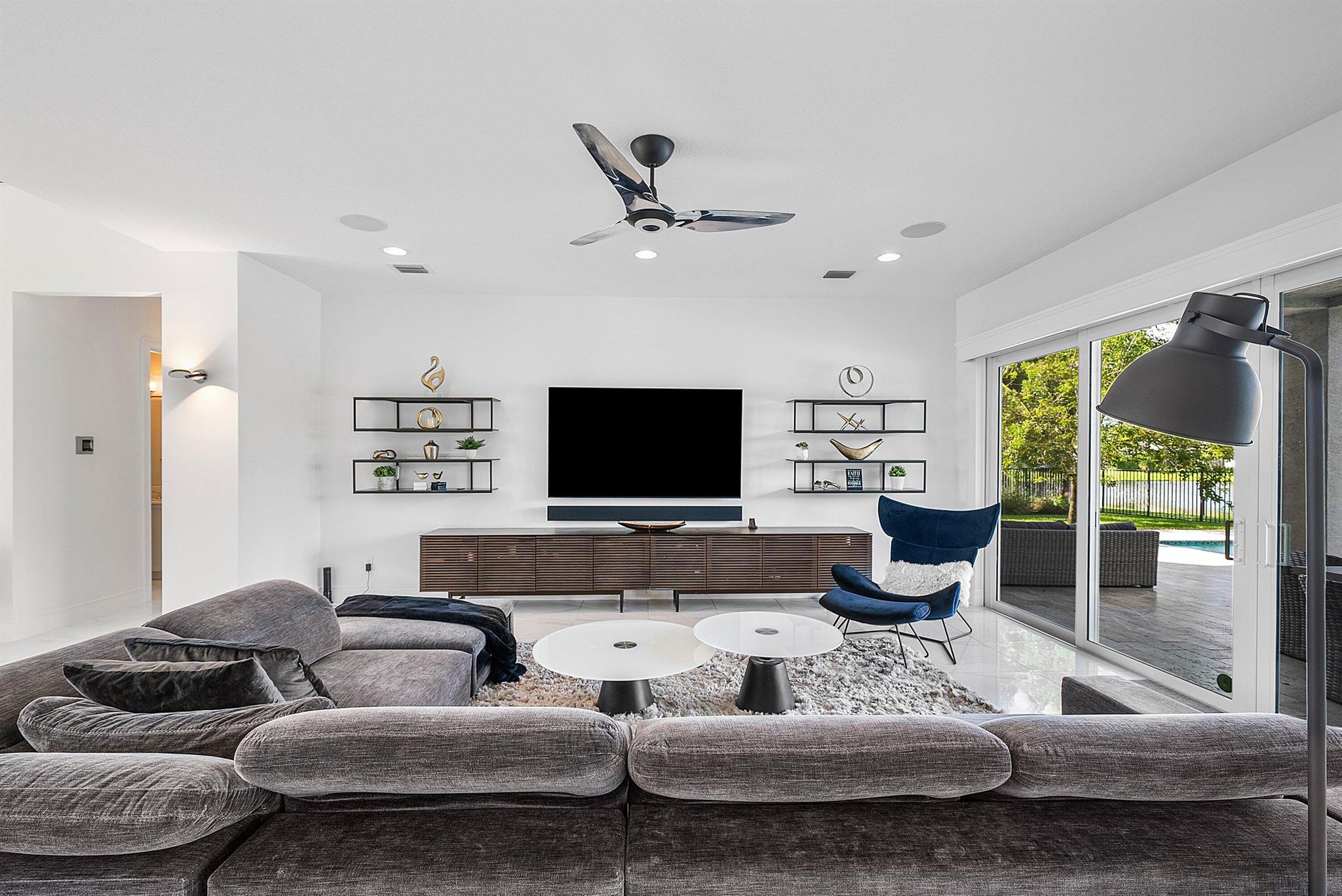 19863 Meadowside Lane