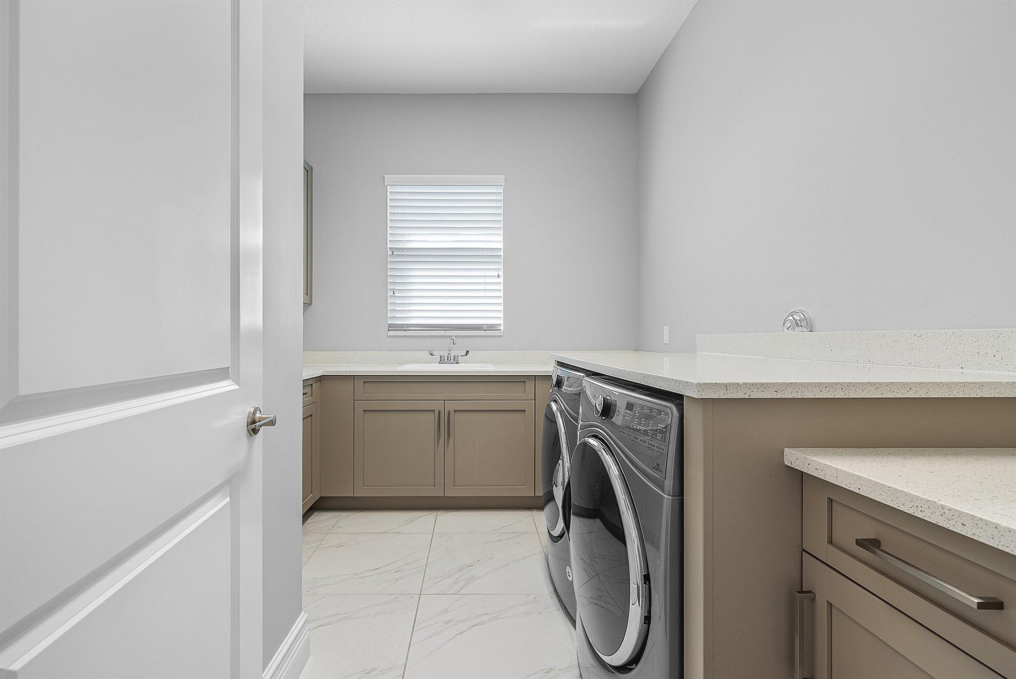 19863 Meadowside Lane