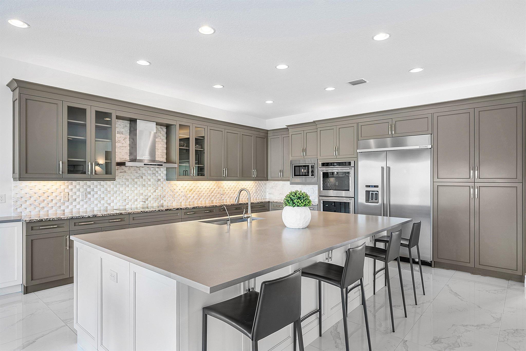 19863 Meadowside Lane