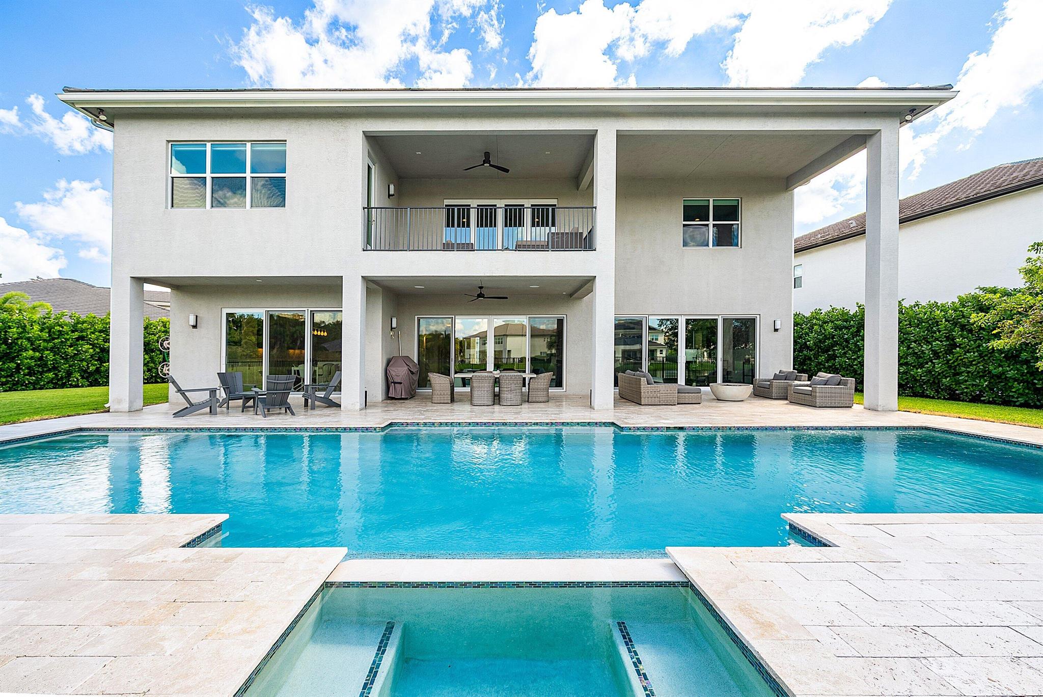 19863 Meadowside Lane