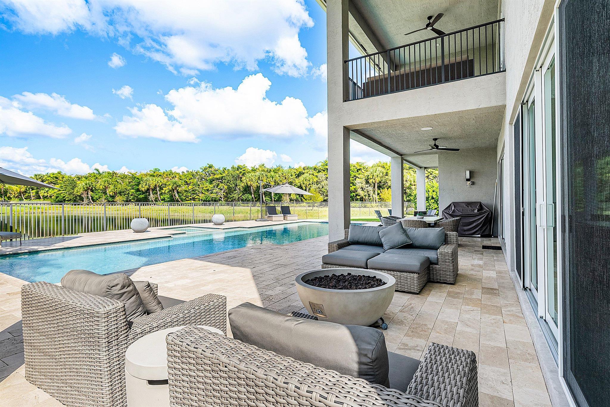 19863 Meadowside Lane