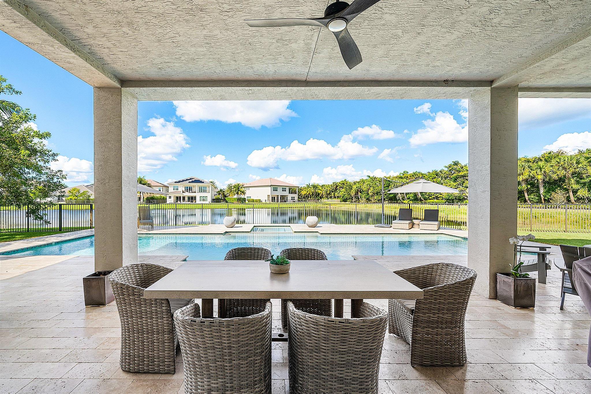 19863 Meadowside Lane