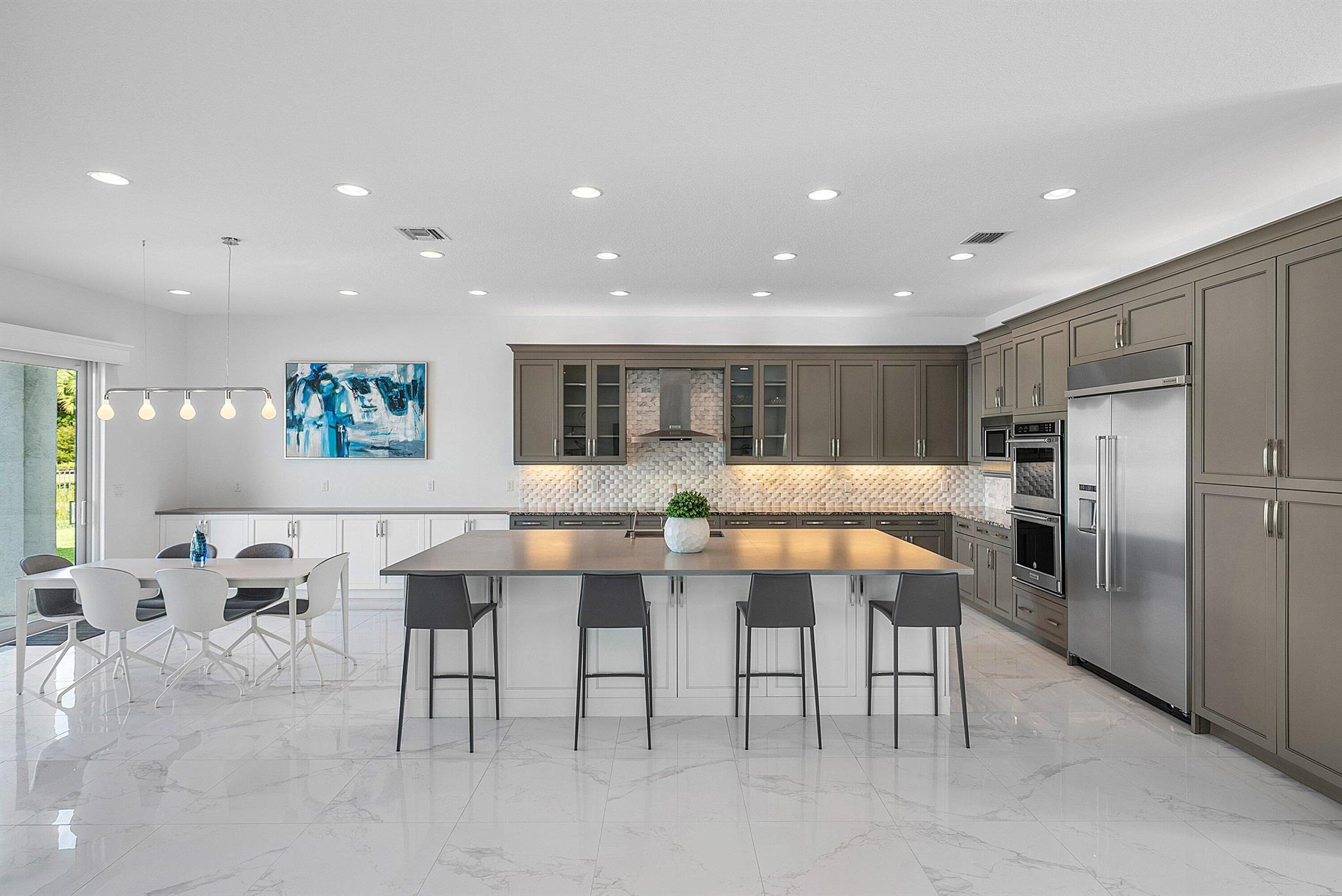 19863 Meadowside Lane