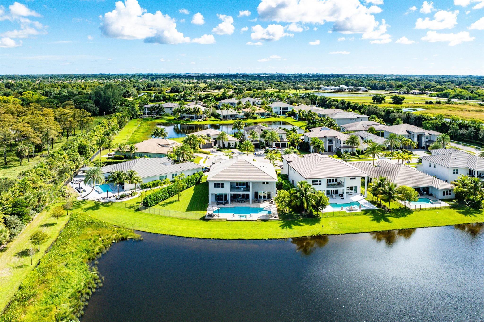 19863 Meadowside Lane