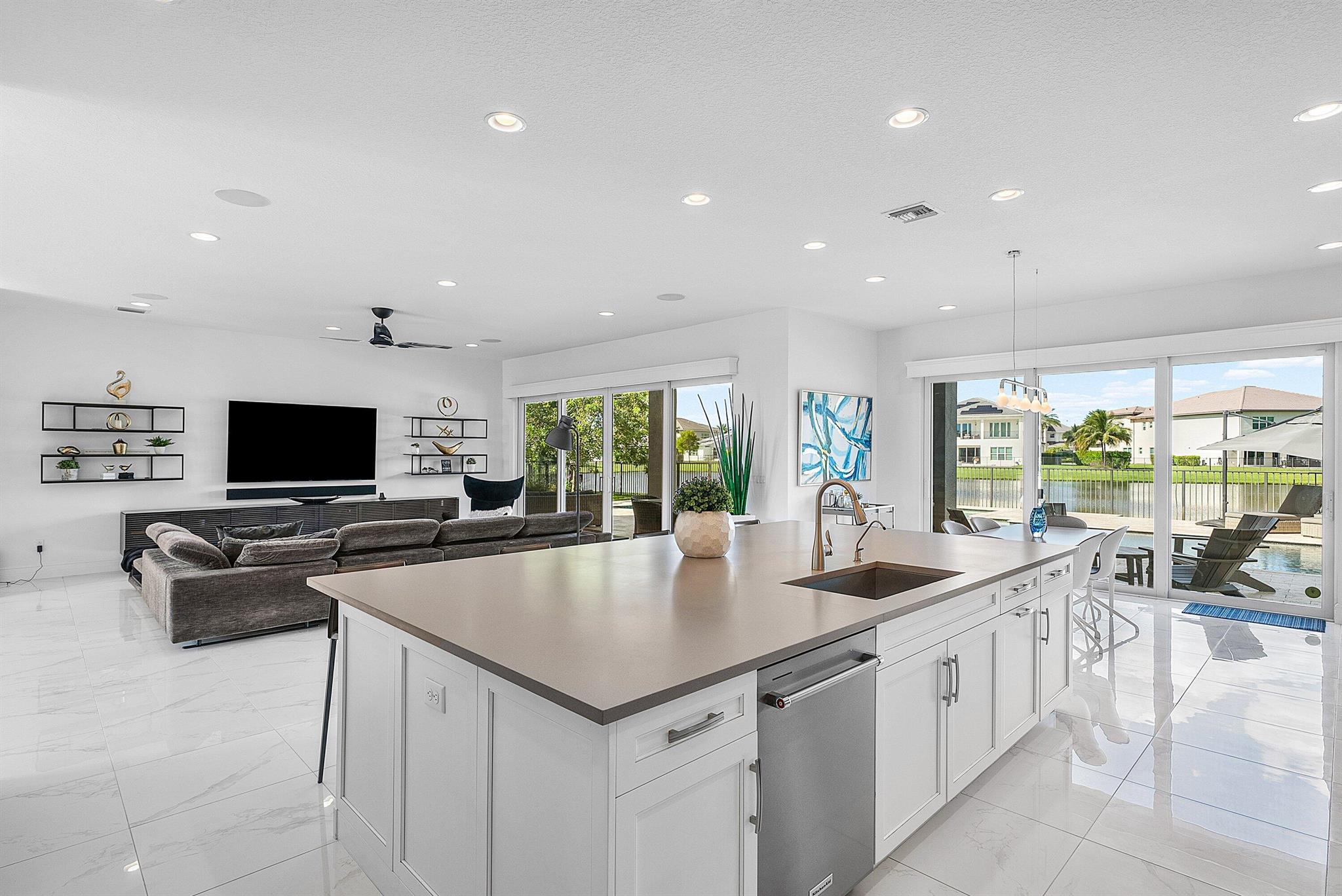 19863 Meadowside Lane