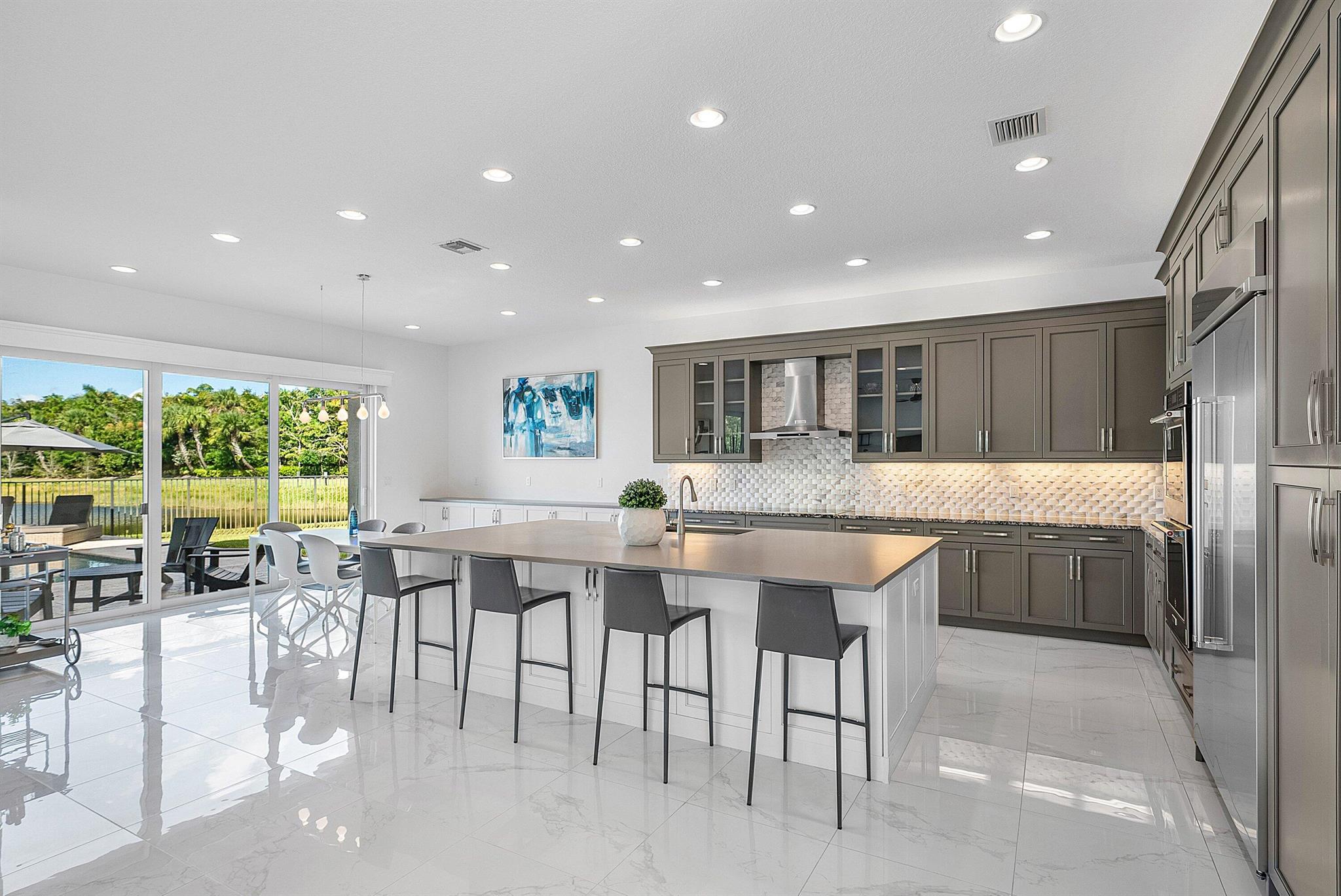 19863 Meadowside Lane