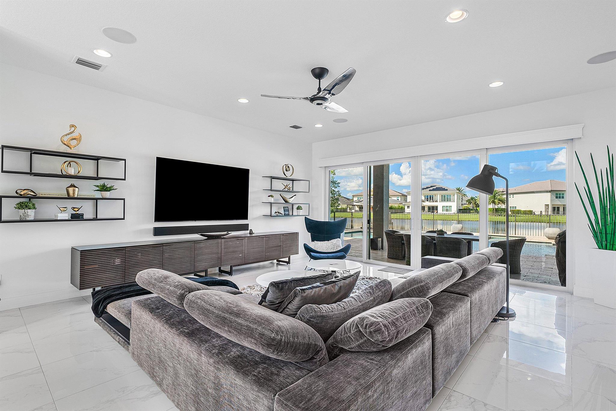 19863 Meadowside Lane