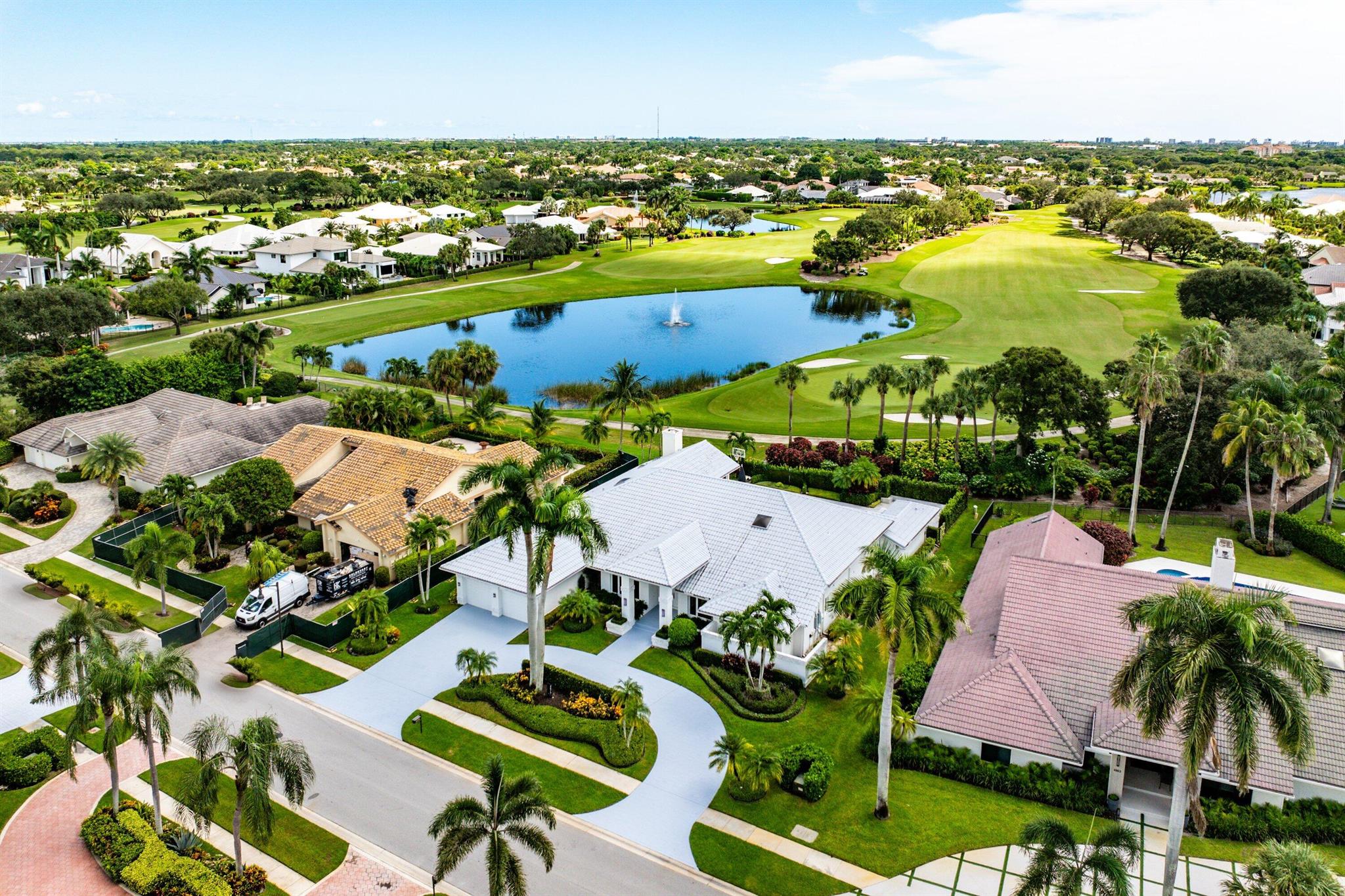 4879 Bocaire Boulevard