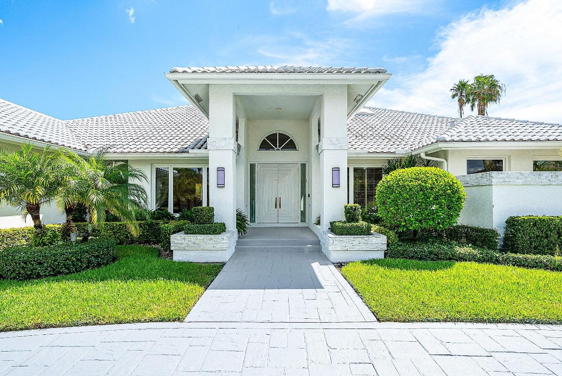 4879 Bocaire Boulevard