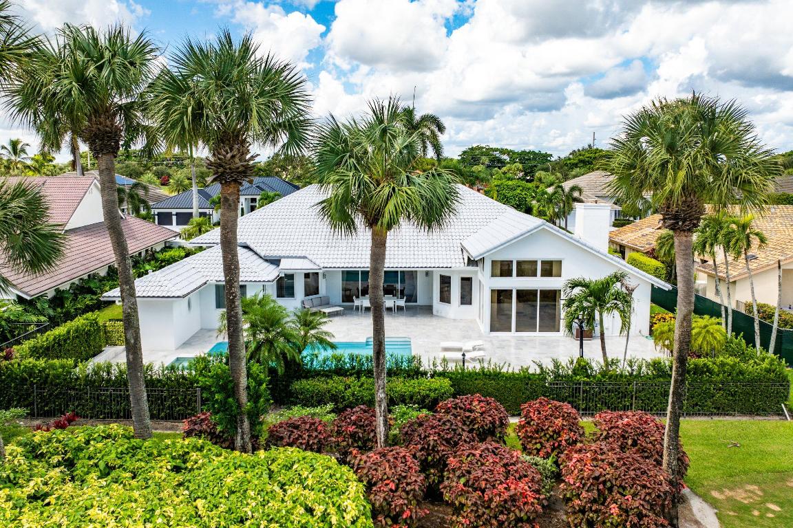 4879 Bocaire Boulevard