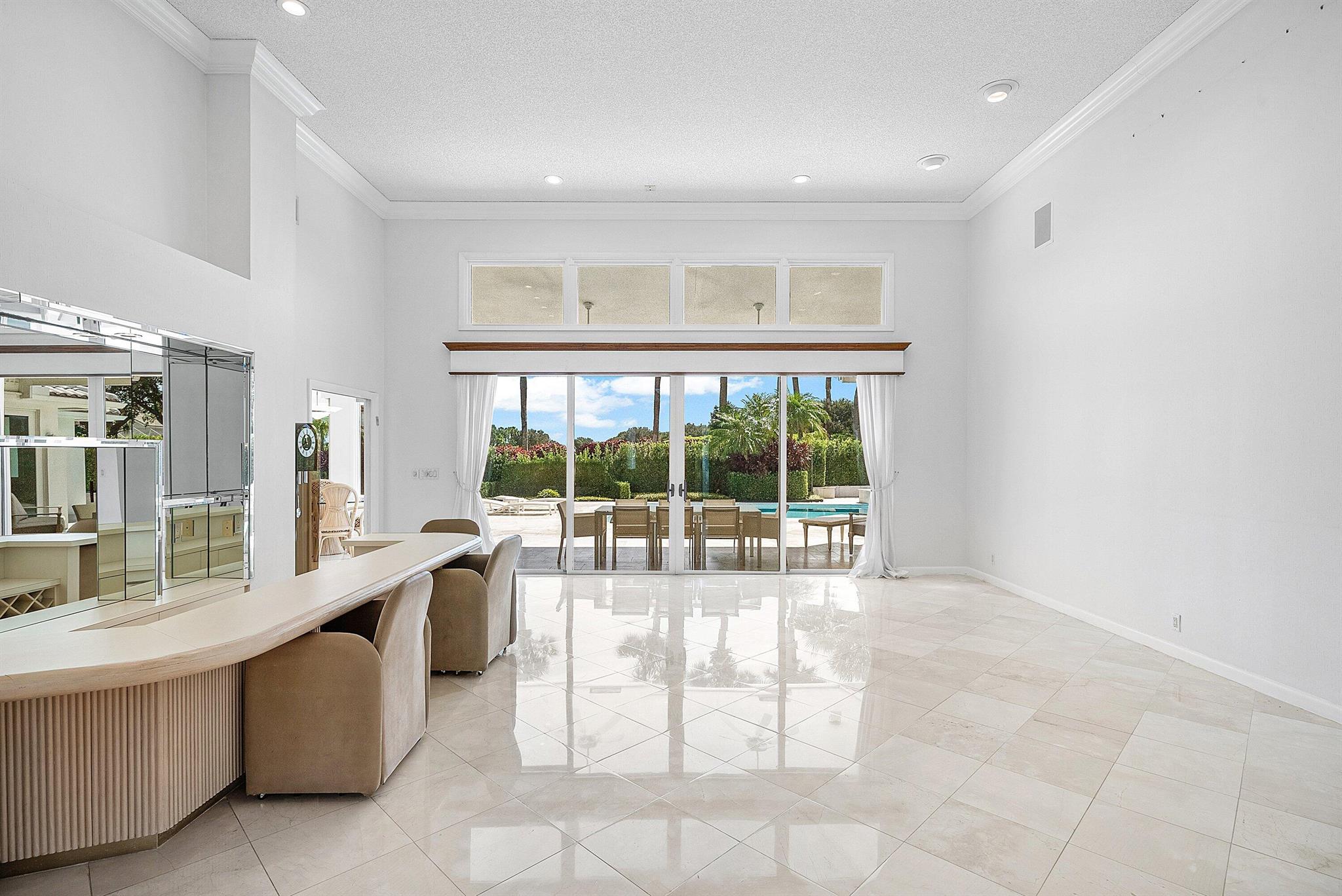 4879 Bocaire Boulevard