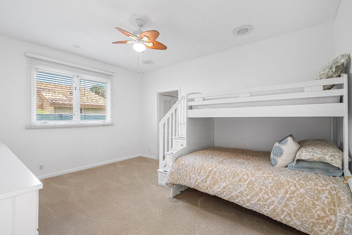 4879 Bocaire Boulevard