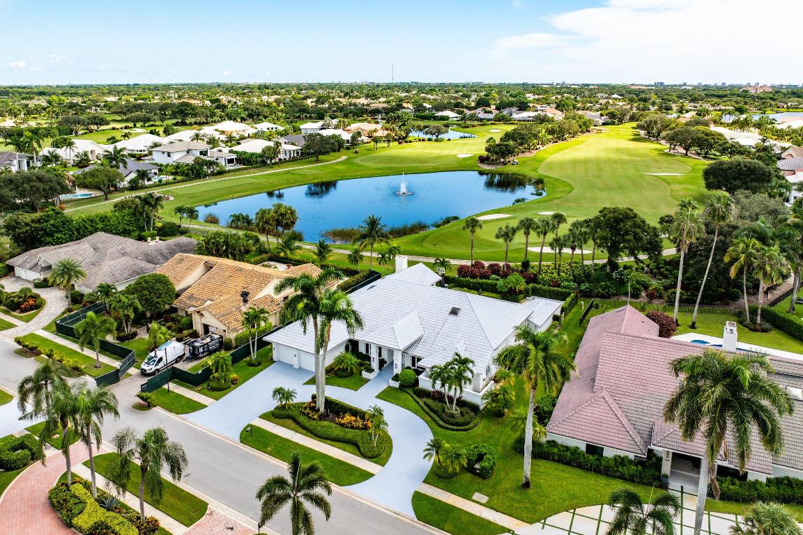 4879 Bocaire Boulevard