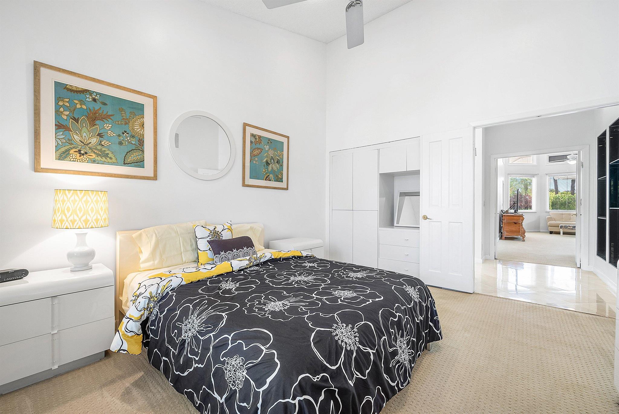 4879 Bocaire Boulevard