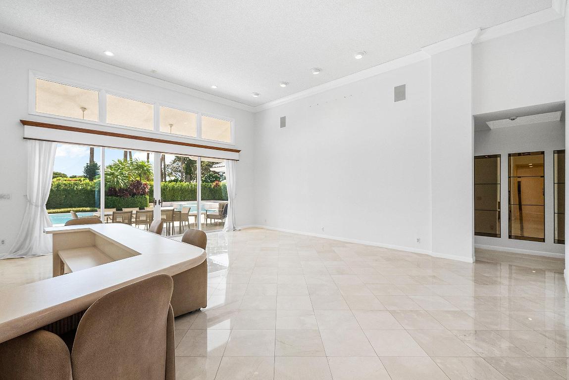 4879 Bocaire Boulevard