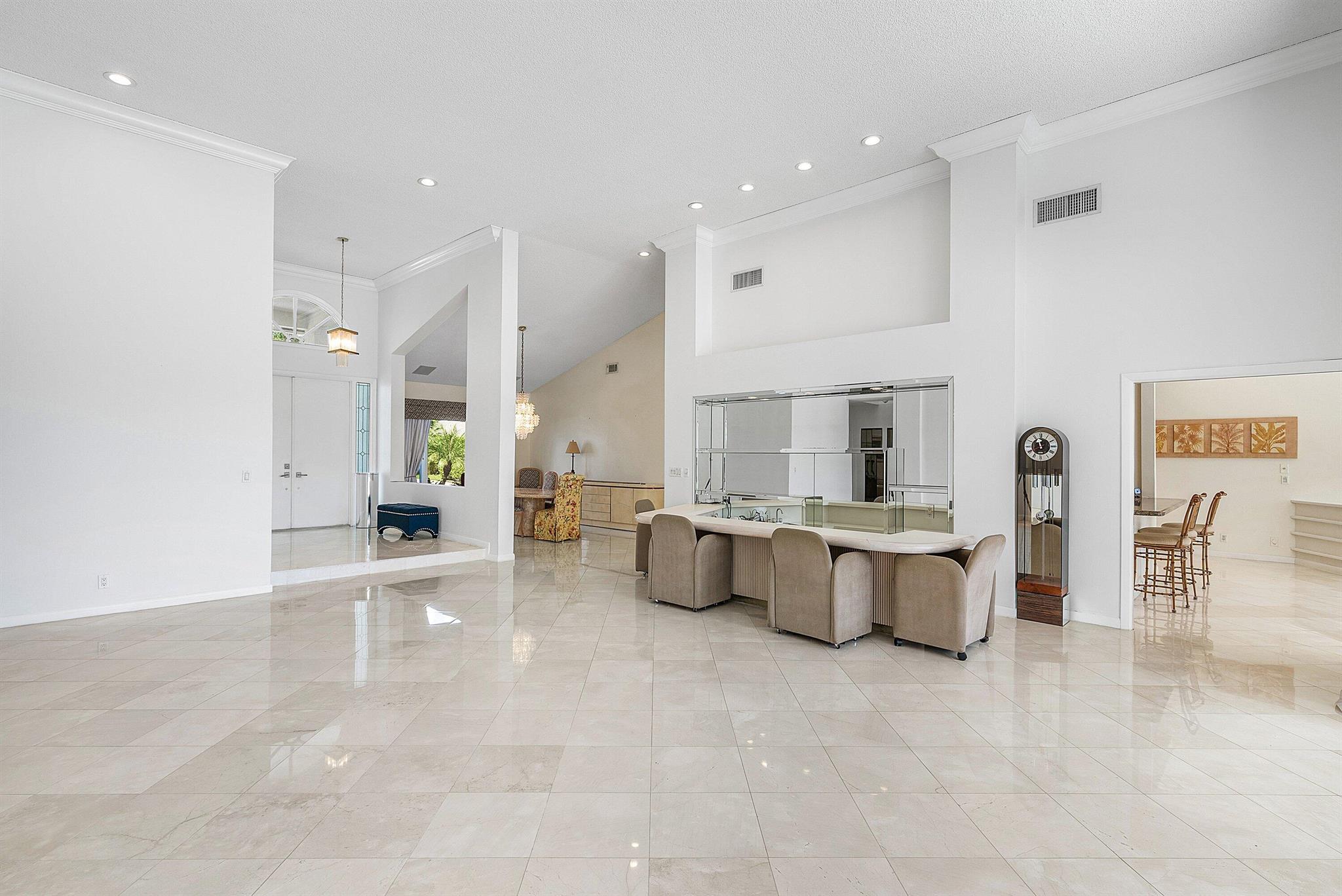 4879 Bocaire Boulevard