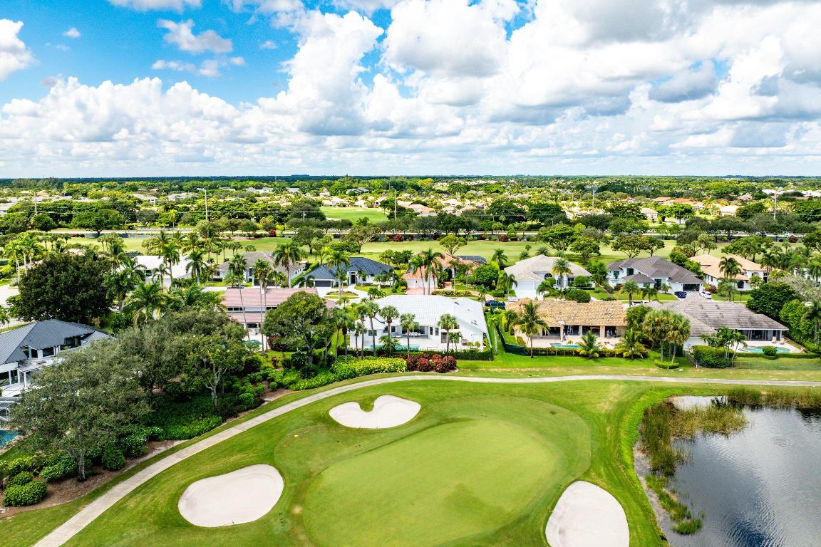 4879 Bocaire Boulevard