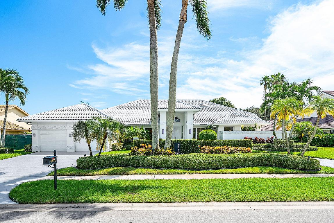 4879 Bocaire Boulevard