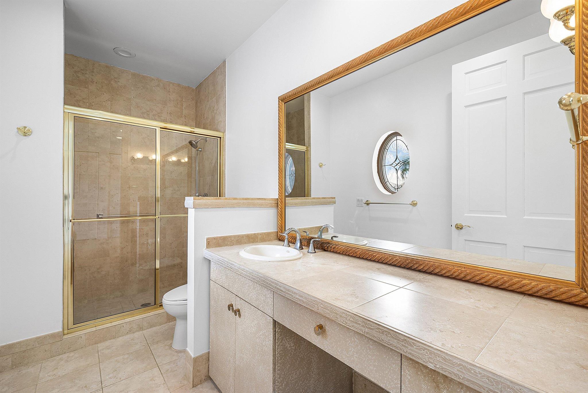 4879 Bocaire Boulevard