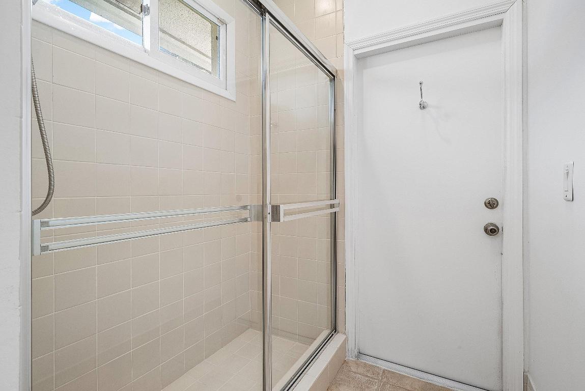 4879 Bocaire Boulevard