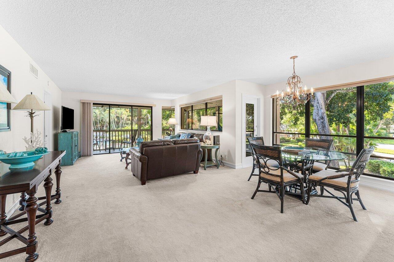 606 Brackenwood Cove