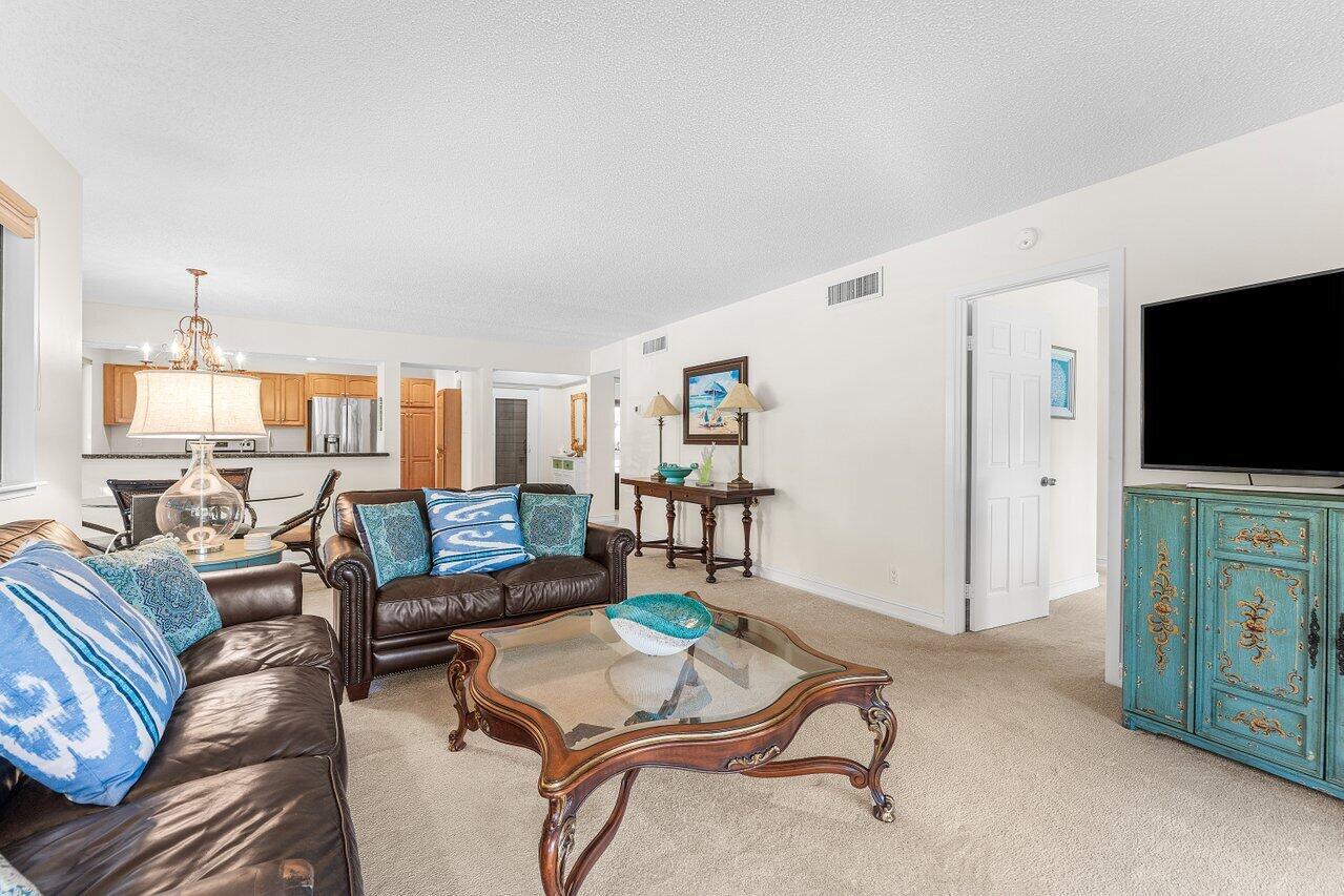 606 Brackenwood Cove