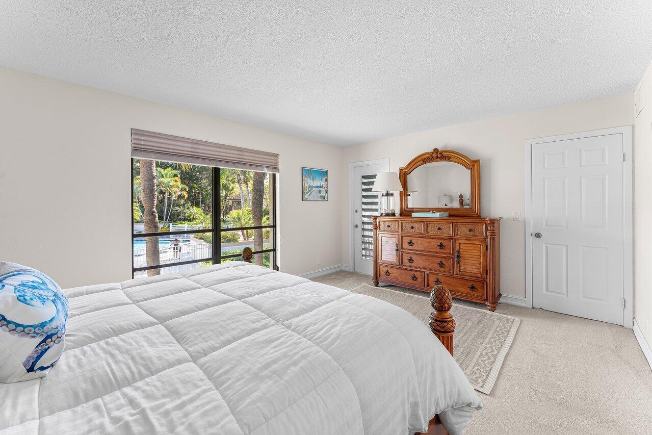 606 Brackenwood Cove