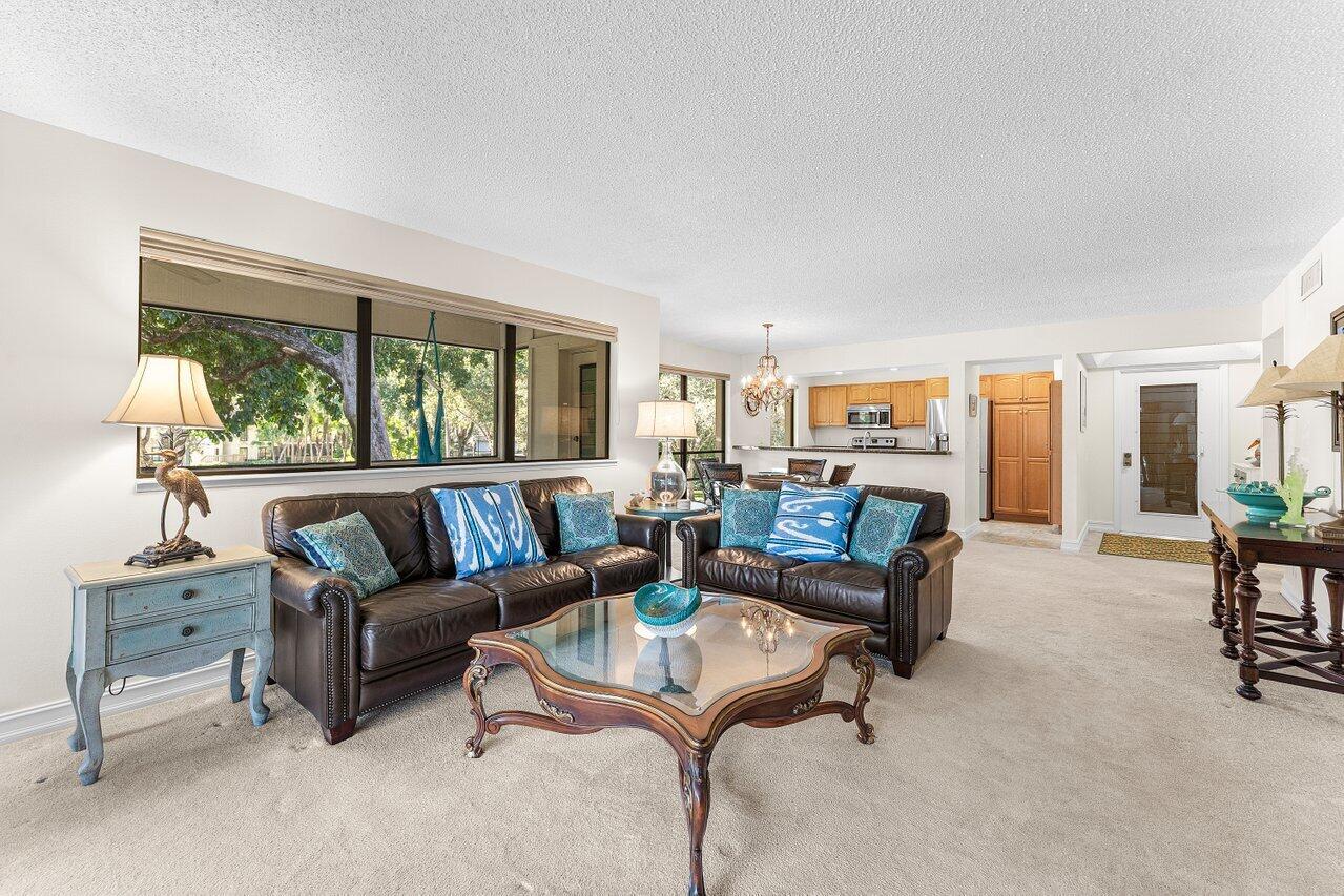 606 Brackenwood Cove