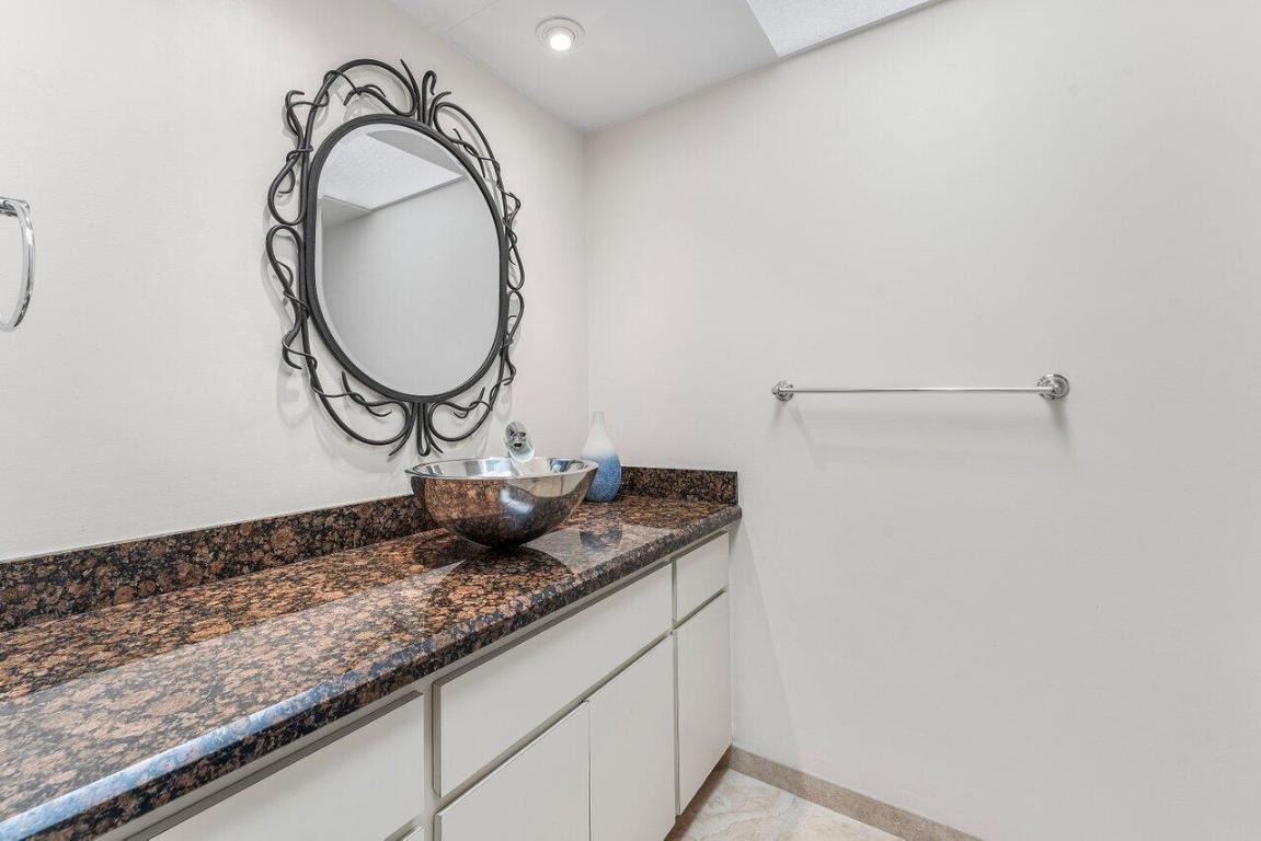 606 Brackenwood Cove