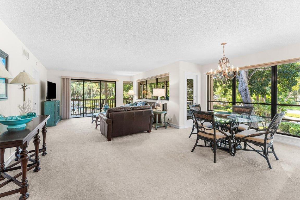 606 Brackenwood Cove