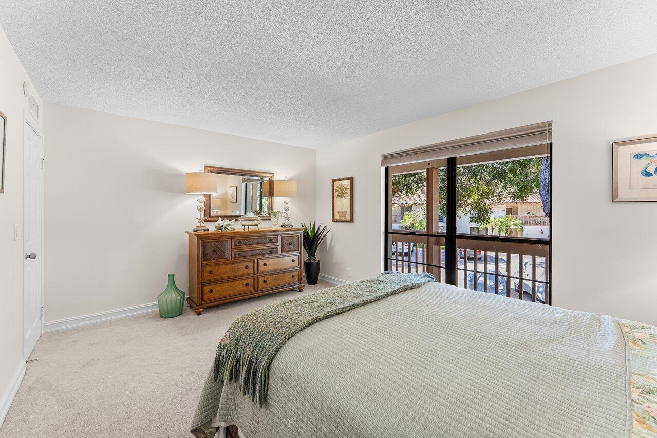 606 Brackenwood Cove