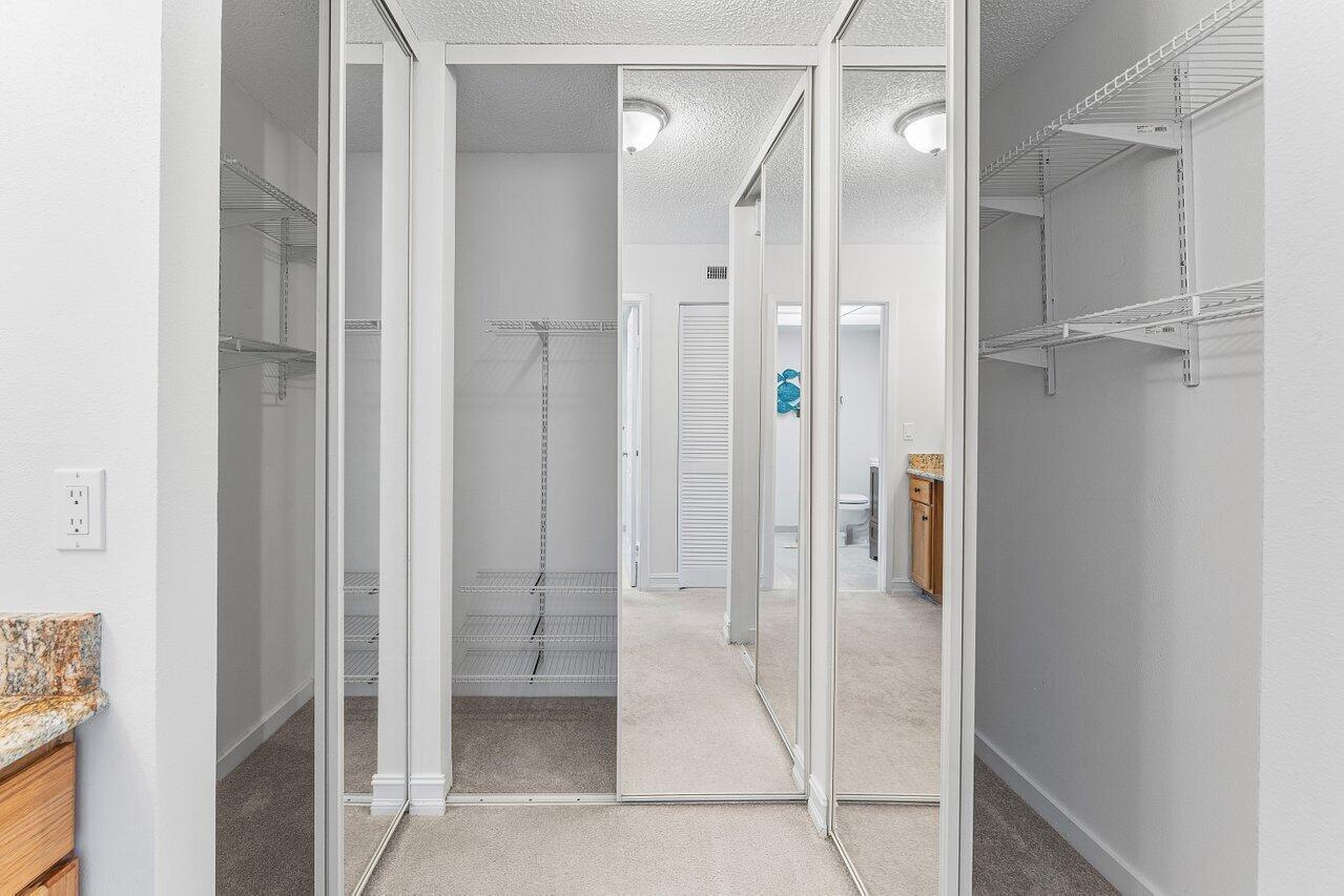 606 Brackenwood Cove