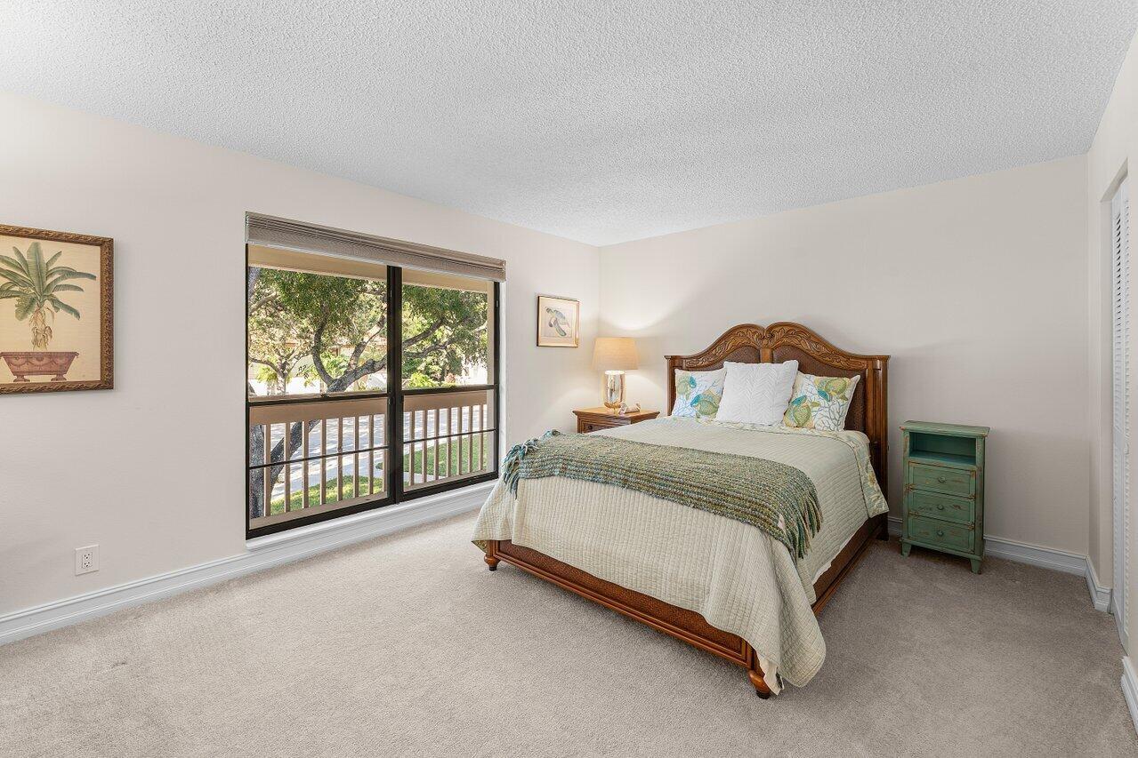 606 Brackenwood Cove