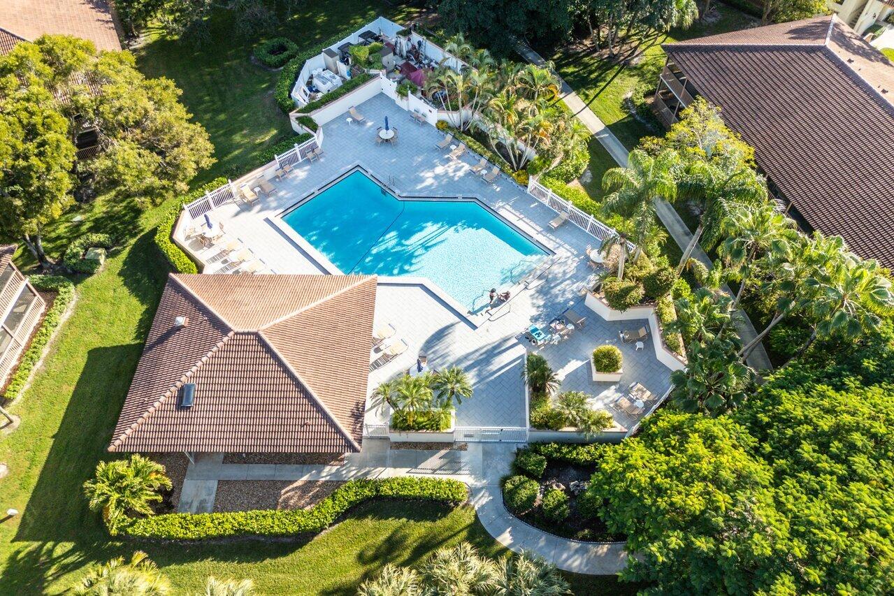 606 Brackenwood Cove