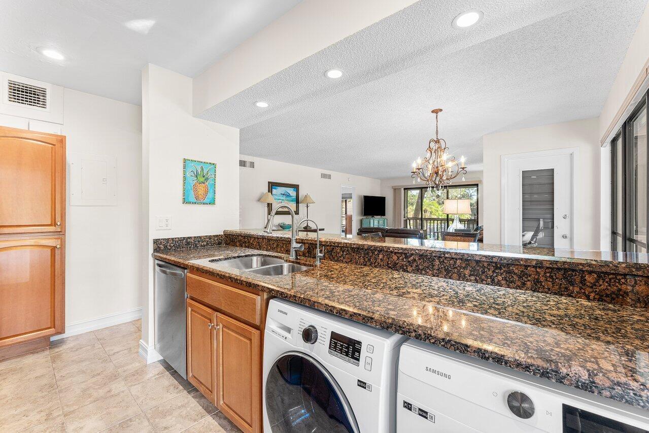 606 Brackenwood Cove