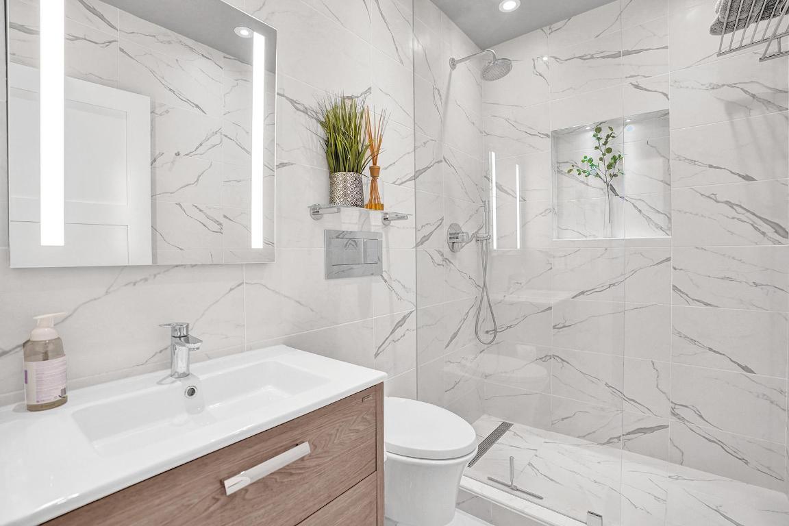 246 N Swinton Avenue