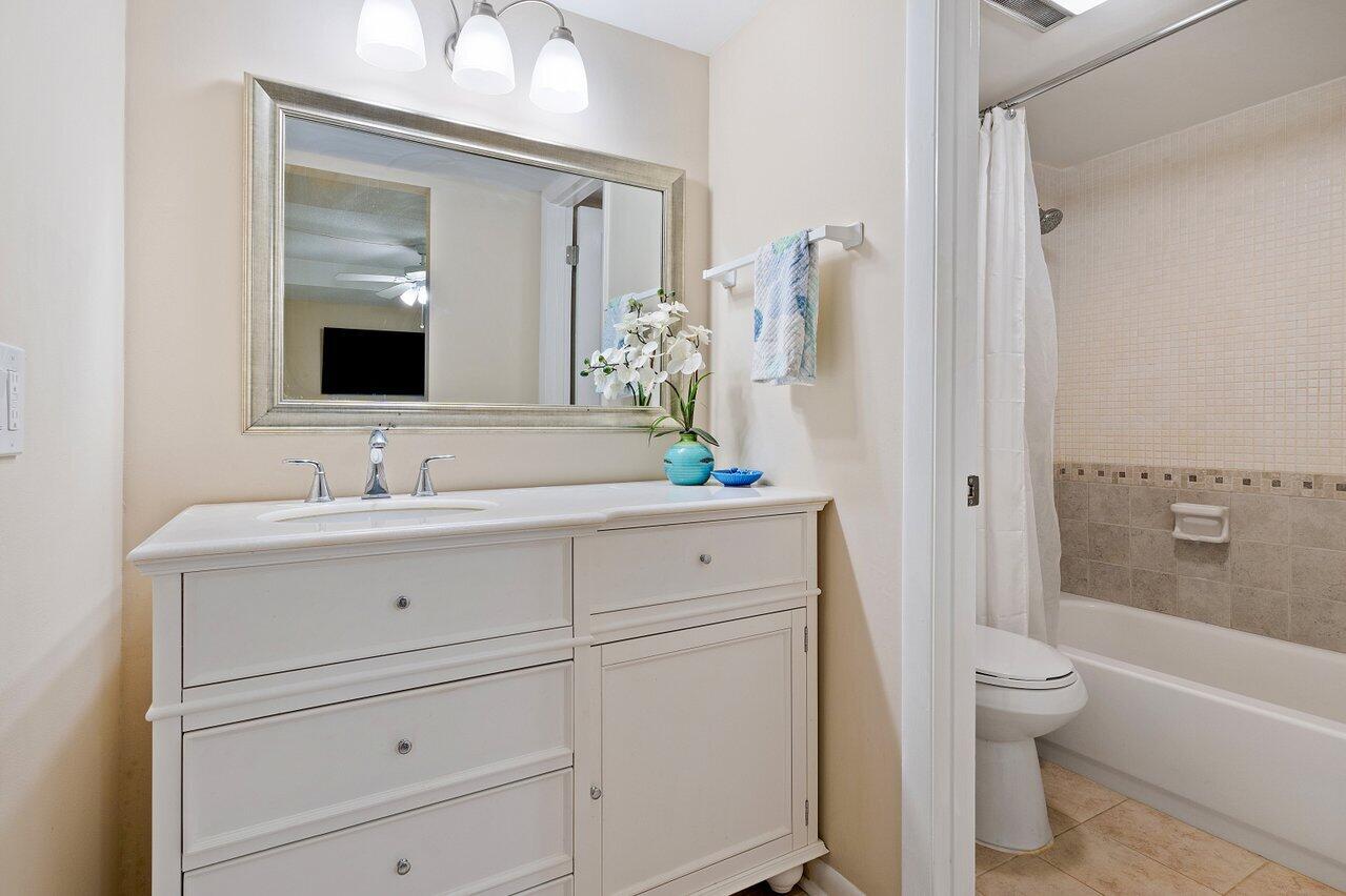 2525 Florida Boulevard 130