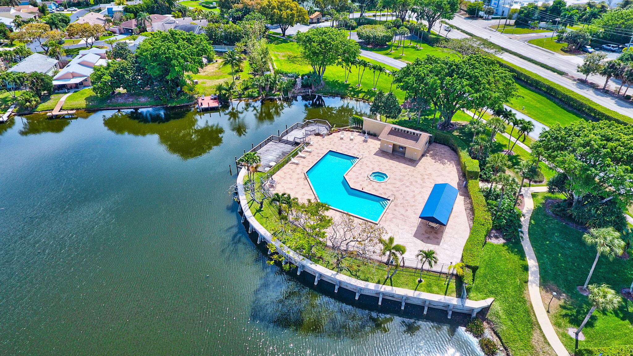 905 NW 21st Way
