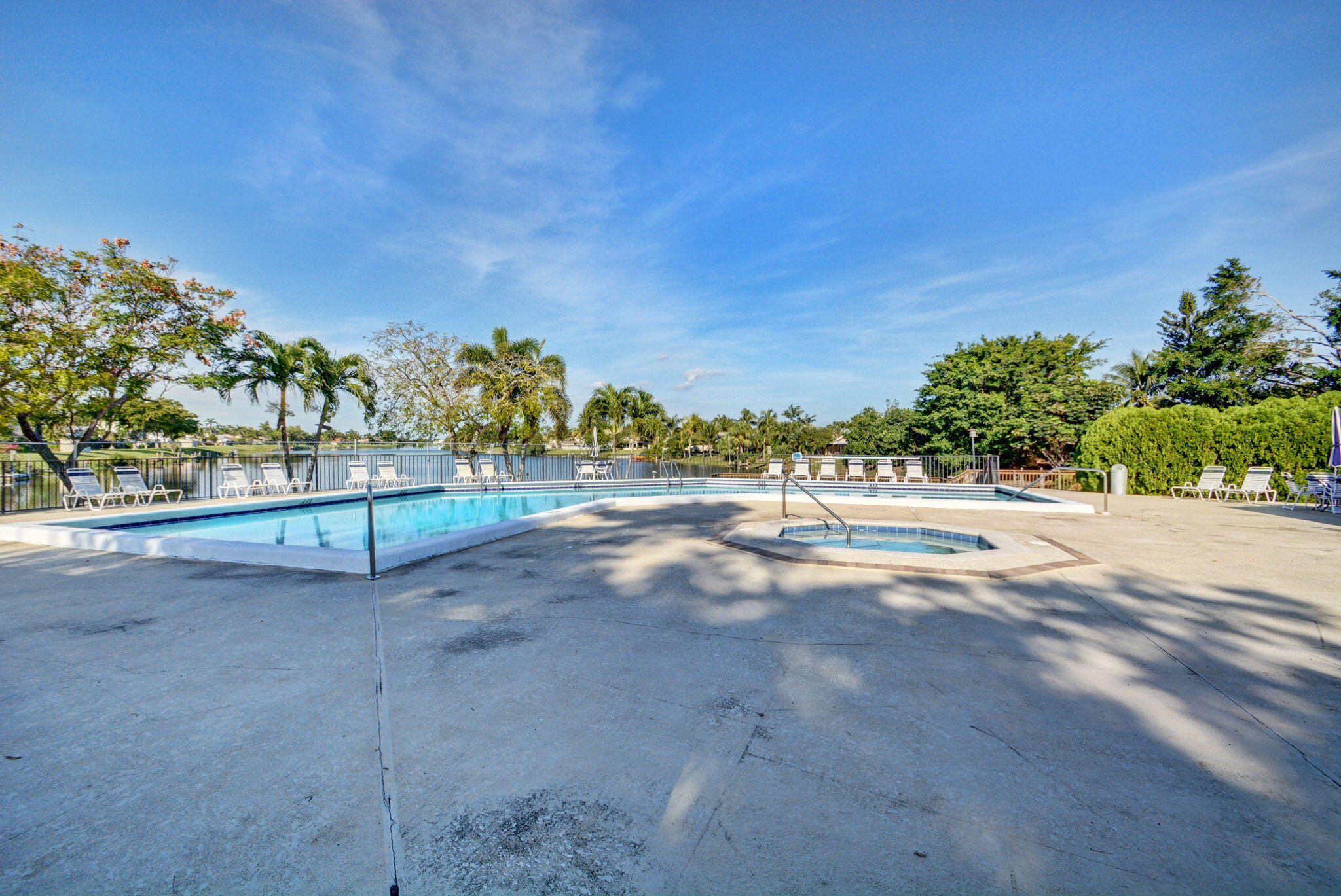 905 NW 21st Way
